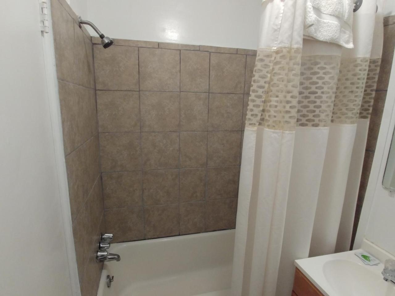Budget Inn Princeton Bagian luar foto